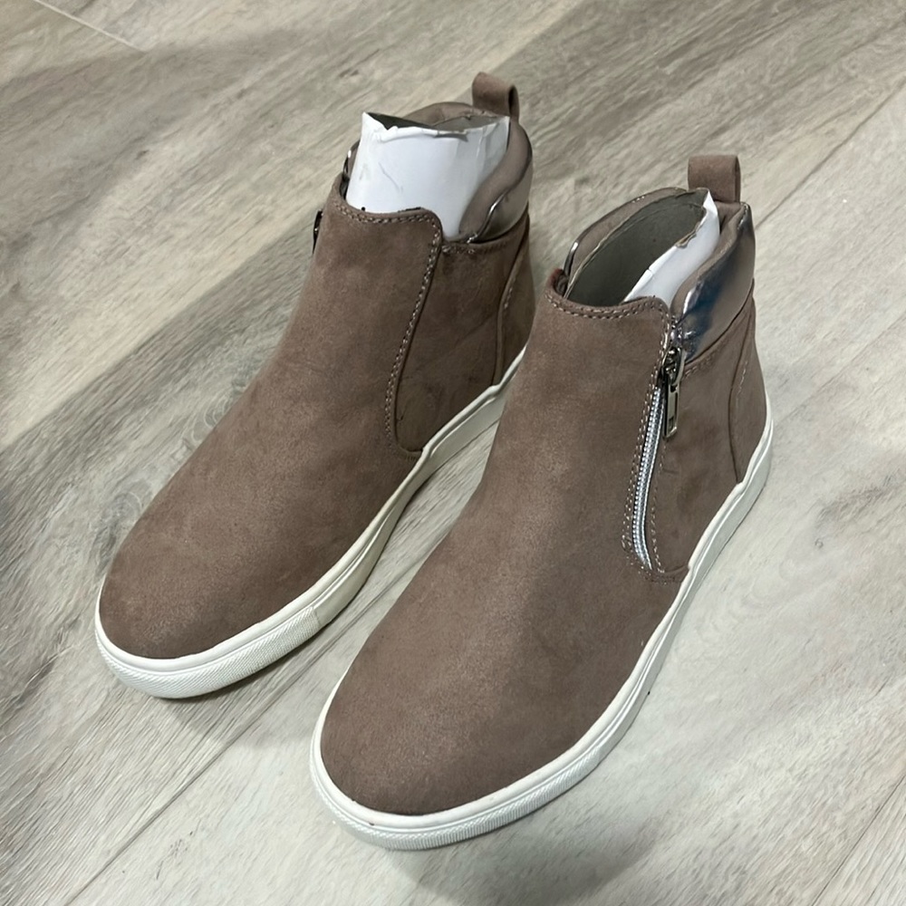 Steve Madden , big girls 2  shoes , worn once